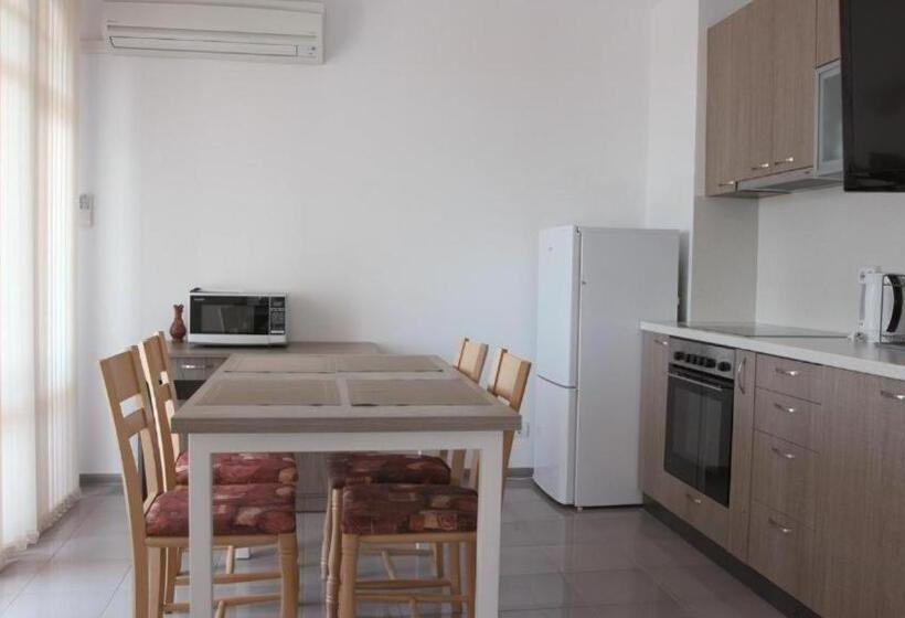 膳宿费 къща за гости алла