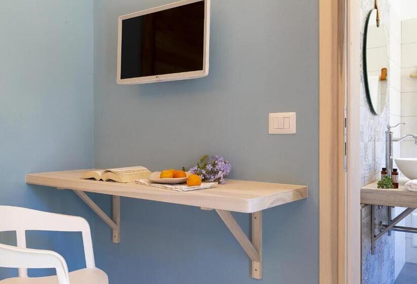 פנסיון La Via Rooms And Terrace