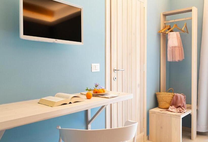 פנסיון La Via Rooms And Terrace