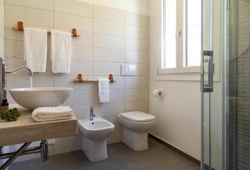 פנסיון La Via Rooms And Terrace