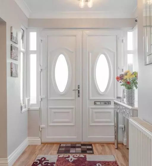 Majatalo Room In Guest Room   Apple House Wembley Twin Room