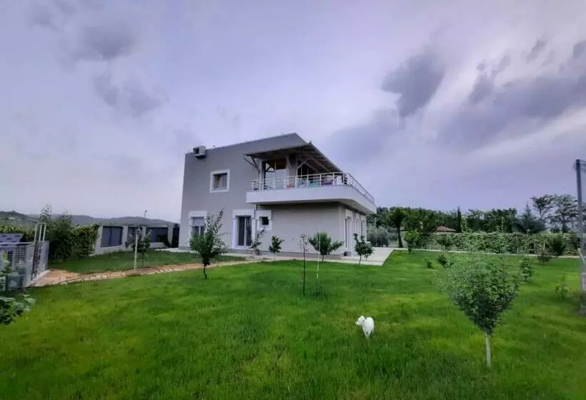 تختخواب و صبحانه Hilltop Hideaway