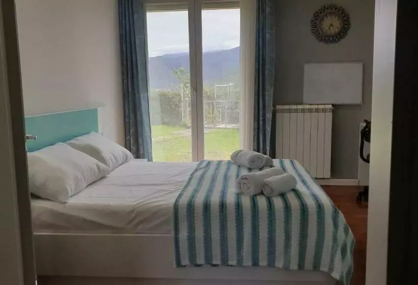 تختخواب و صبحانه Hilltop Hideaway