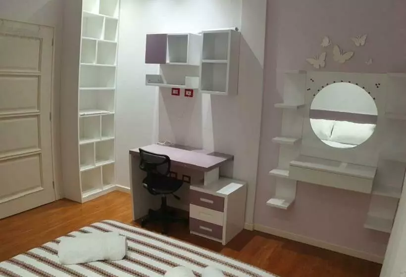 تختخواب و صبحانه Hilltop Hideaway