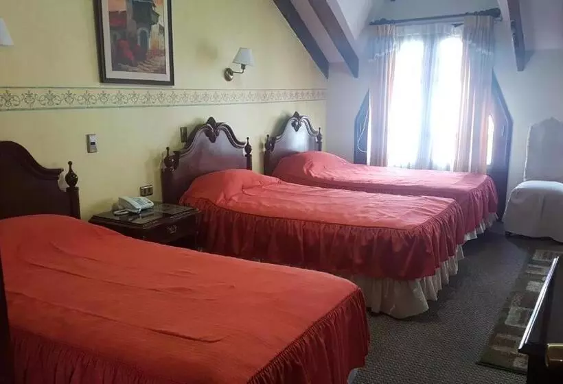 هتل Paola Hostal