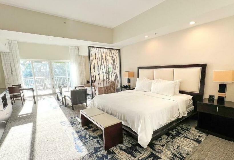 Modern Private Studio King Bed, Jacuzzi, Balcony And Pool