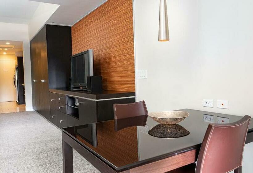 Modern Private Studio King Bed, Jacuzzi, Balcony And Pool