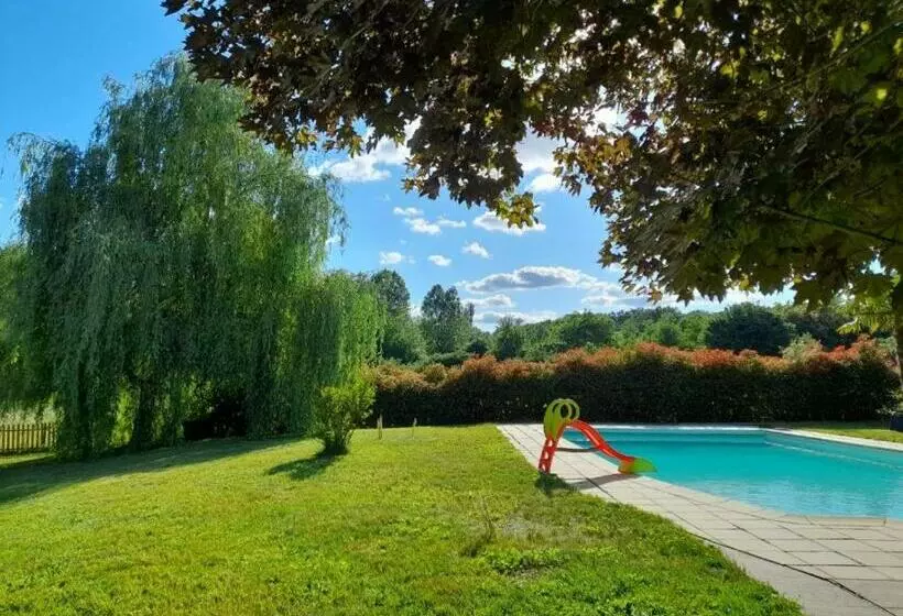 Aamiaismajoitus (B&B) Le Moulin Du Châtelier