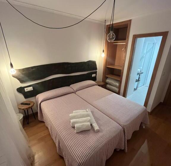 ペンション Entrecamiños