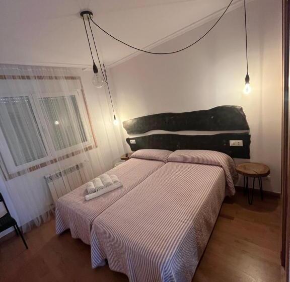 ペンション Entrecamiños