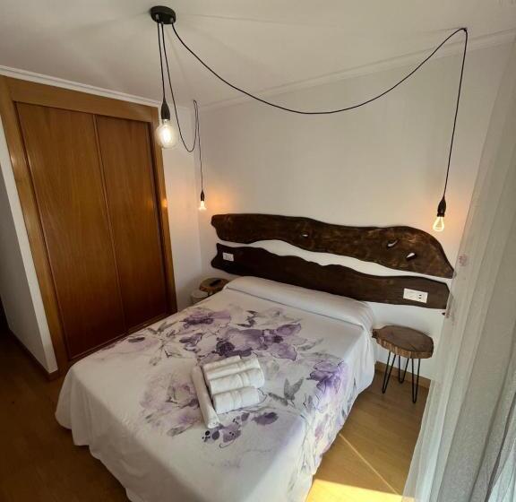 ペンション Entrecamiños