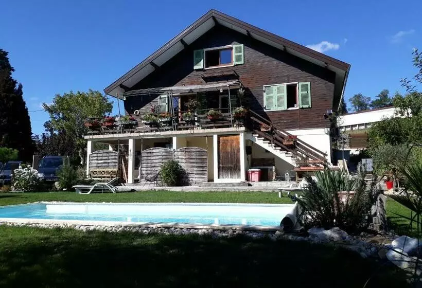 Aamiaismajoitus (B&B) Chalet Norev