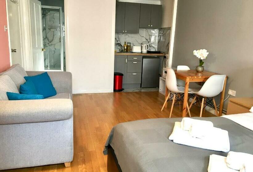 膳宿费 Lovely Studio Room In The Heart Of Kingston Upon Thames