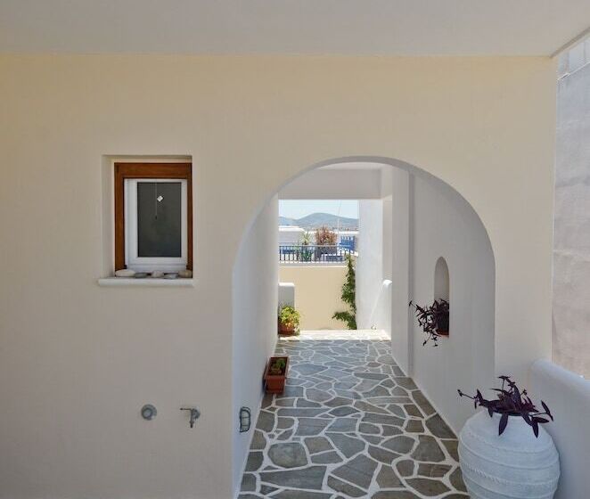 مبيت وإفطار Margo Studios