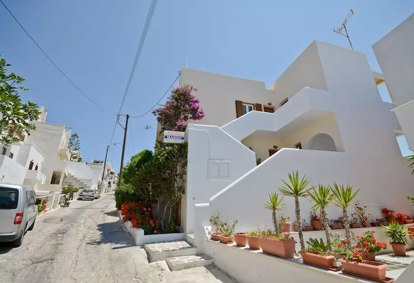 تختخواب و صبحانه Margo Studios