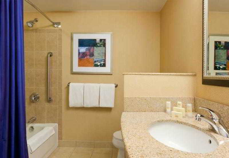 בית מלון כפרי Courtyard Hartford Farmington