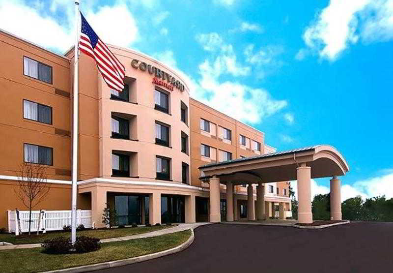 בית מלון כפרי Courtyard Hartford Farmington