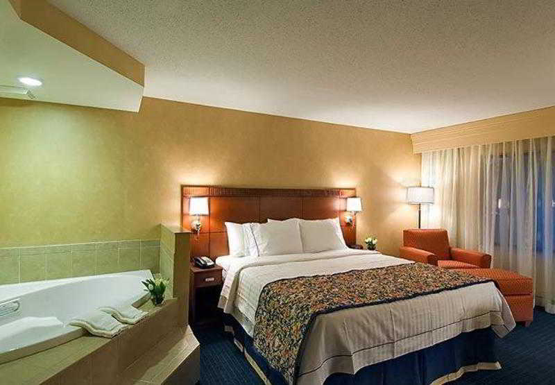 בית מלון כפרי Courtyard Hartford Farmington