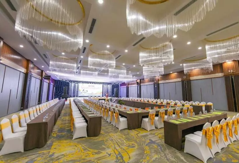 هتل Hoang Son Peace