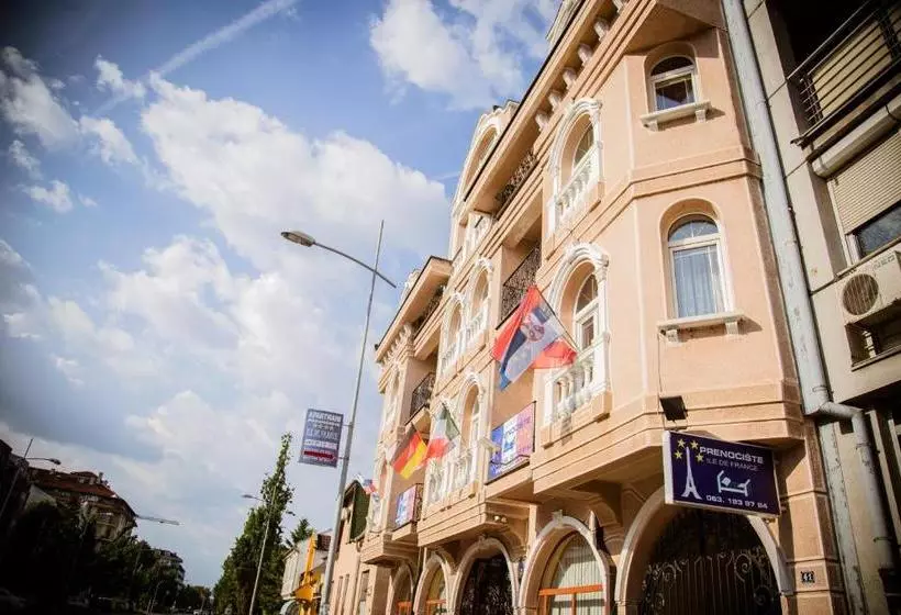 هتل Vila Ile De France