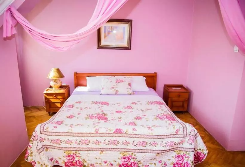 هتل Vila Ile De France