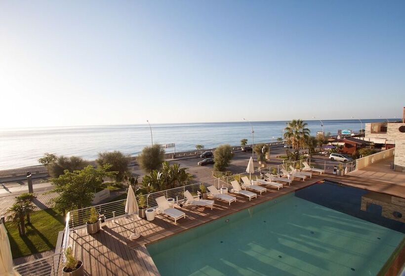 בית מלון כפרי Main Palace