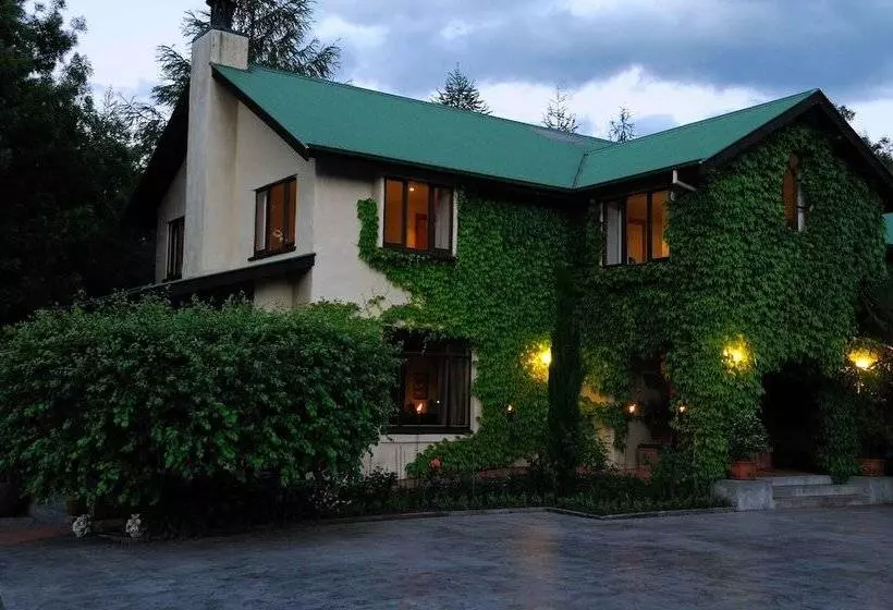 Отель Motueka River Lodge