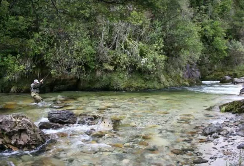 Отель Motueka River Lodge