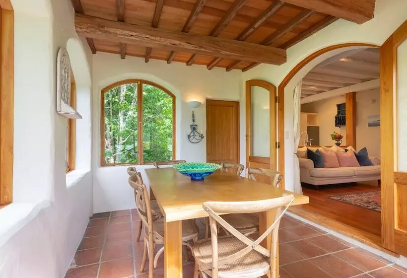 Отель Motueka River Lodge