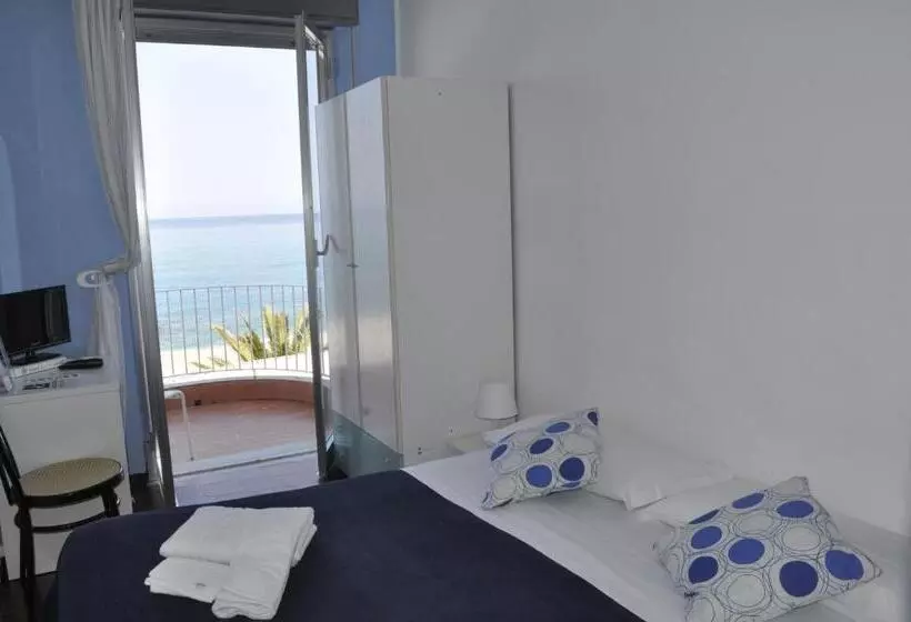 호텔 Ristorante La Scogliera Nuova Gestione