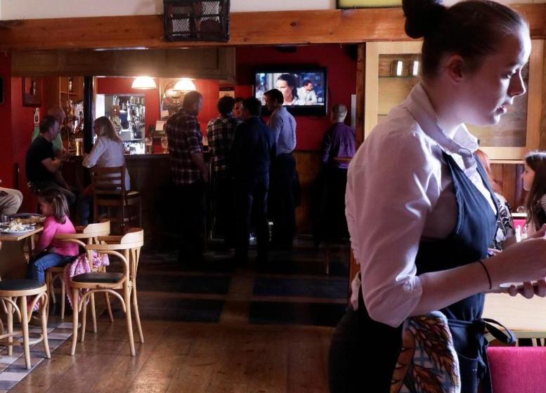 בית מלון כפרי The Seaview Tavern