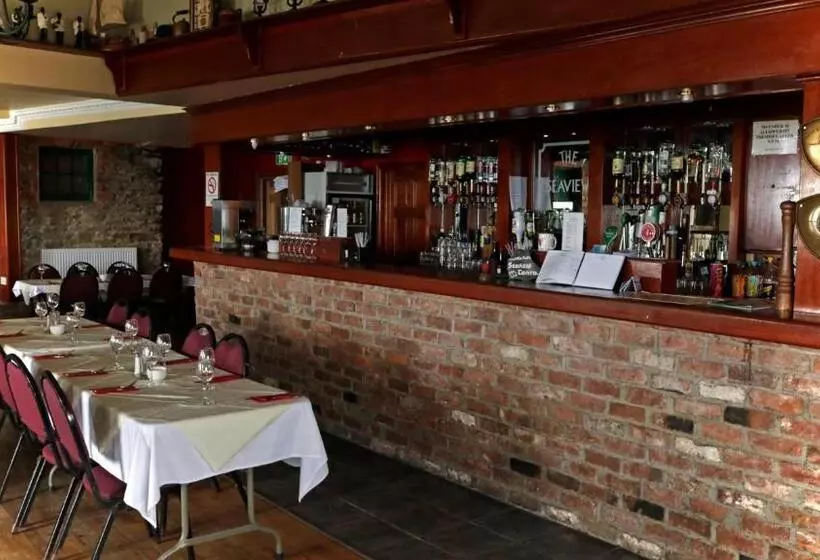 酒店 The Seaview Tavern