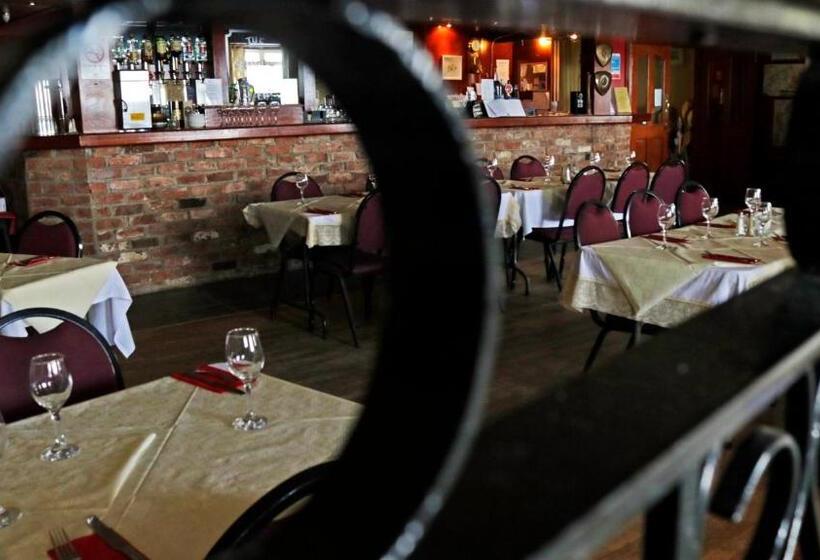 בית מלון כפרי The Seaview Tavern