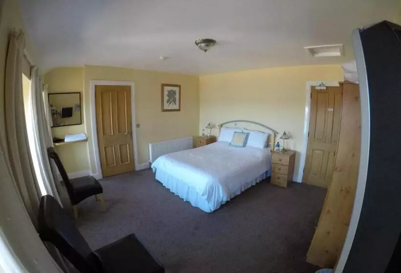 酒店 The Seaview Tavern