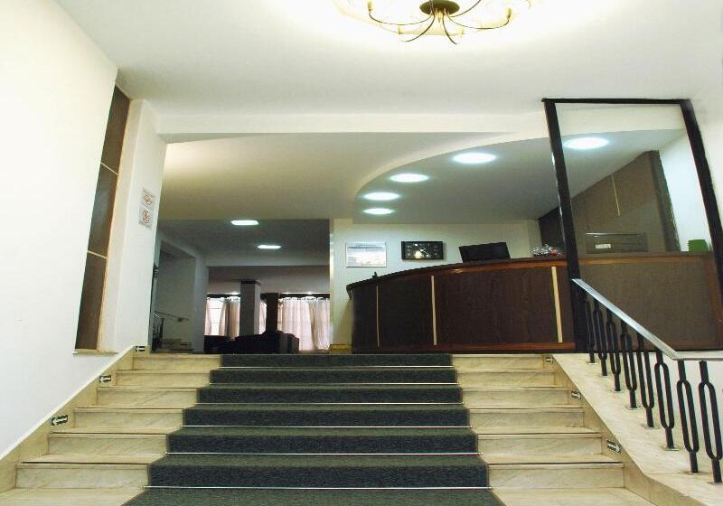 هتل Turrance White