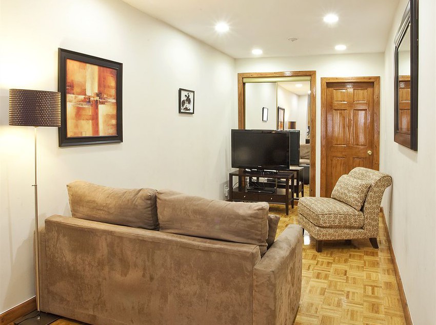 בית מלון כפרי Upper Yorkville Suites