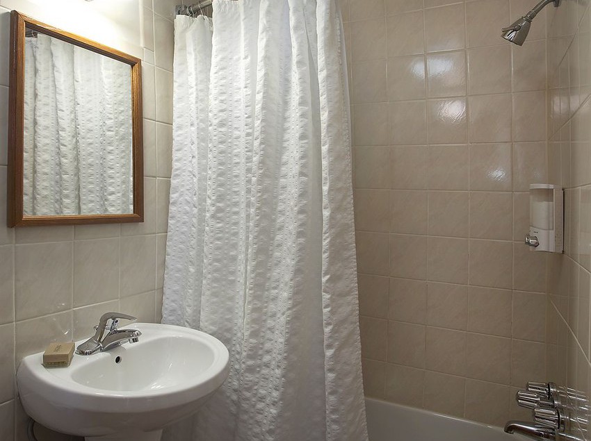 בית מלון כפרי Upper Yorkville Suites