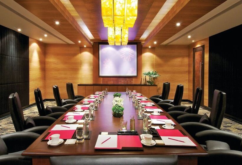 בית מלון כפרי Vivanta Hyderabad Begumpet