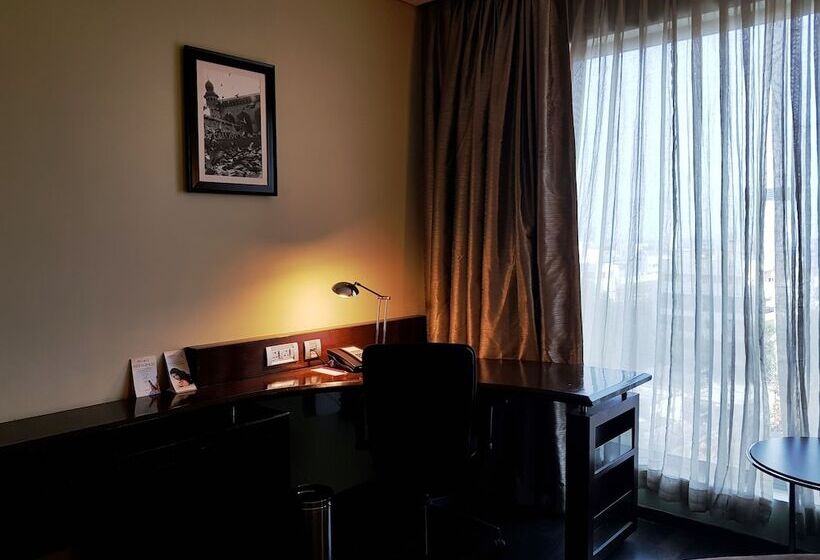 בית מלון כפרי Vivanta Hyderabad Begumpet