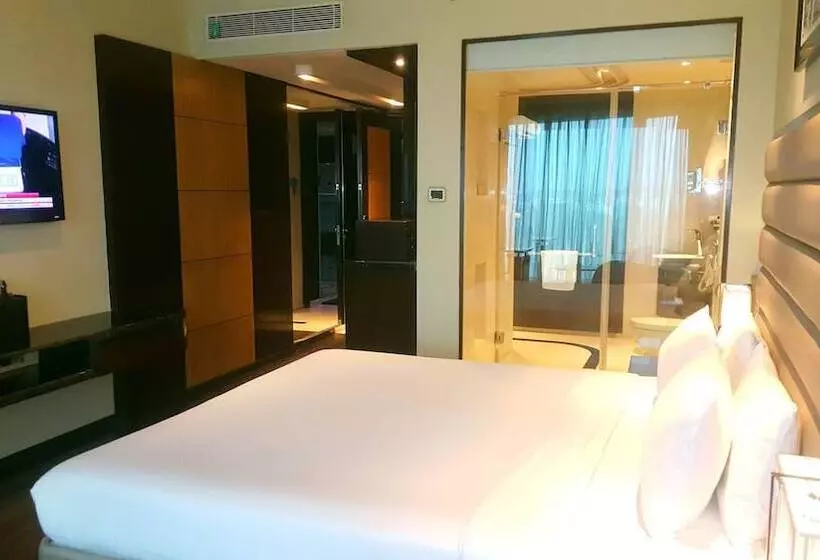 ホテル Vivanta Hyderabad Begumpet