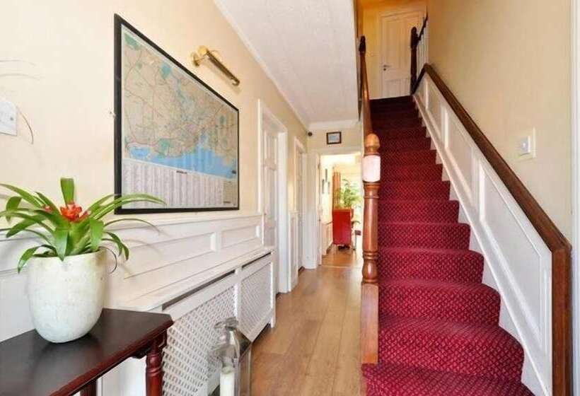 住宿加早餐 Lynfield Guest House