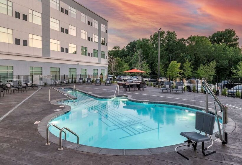 Cambria Hotel Nashville Airport