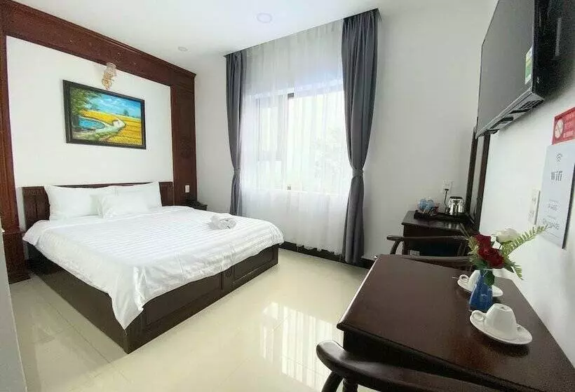 هتل Quang Hưng