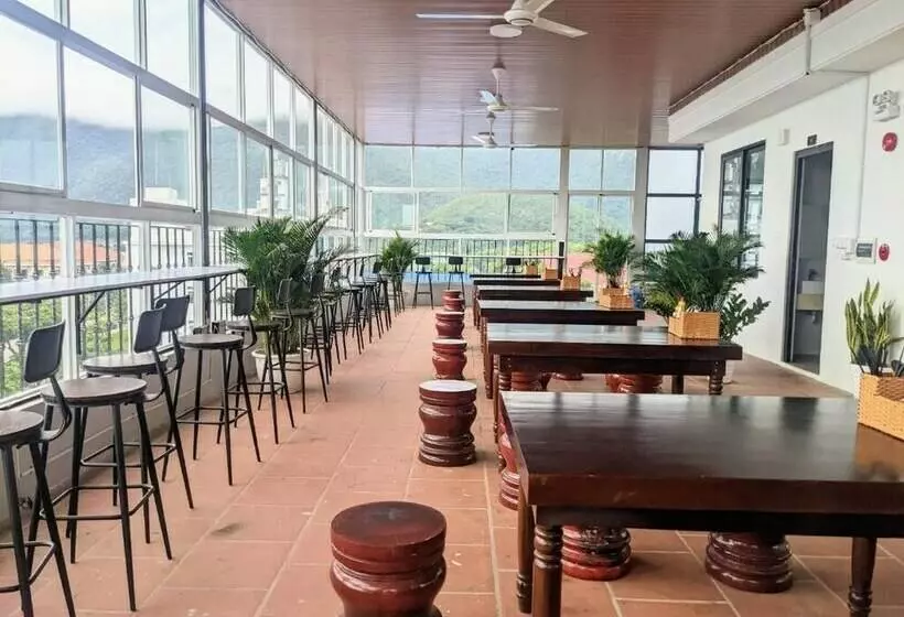 هتل Quang Hưng