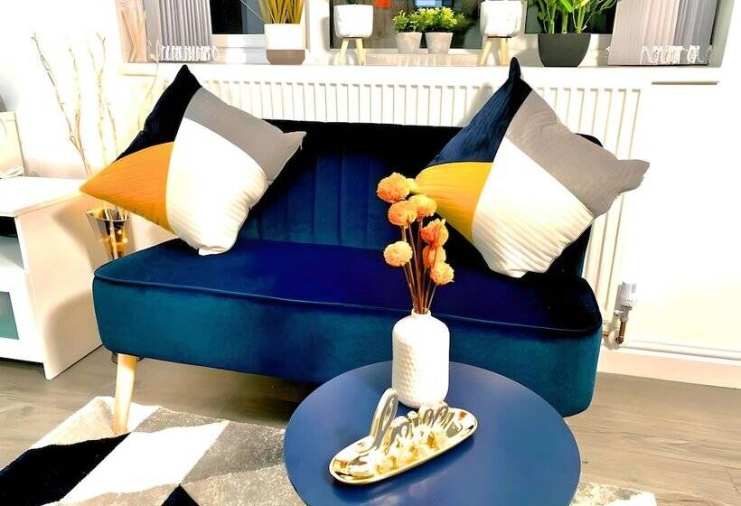 פנסיון Kunda House Madeley