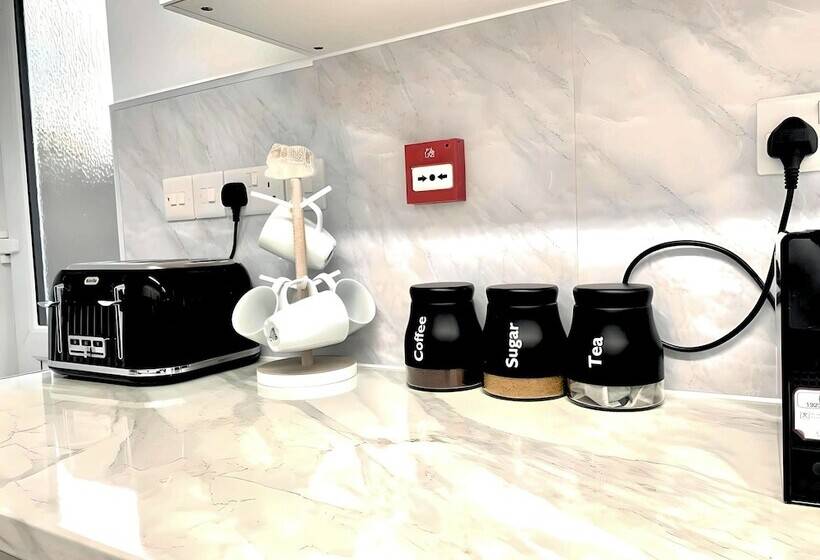 פנסיון Kunda House Madeley