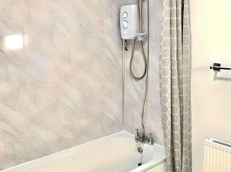 פנסיון Kunda House Madeley