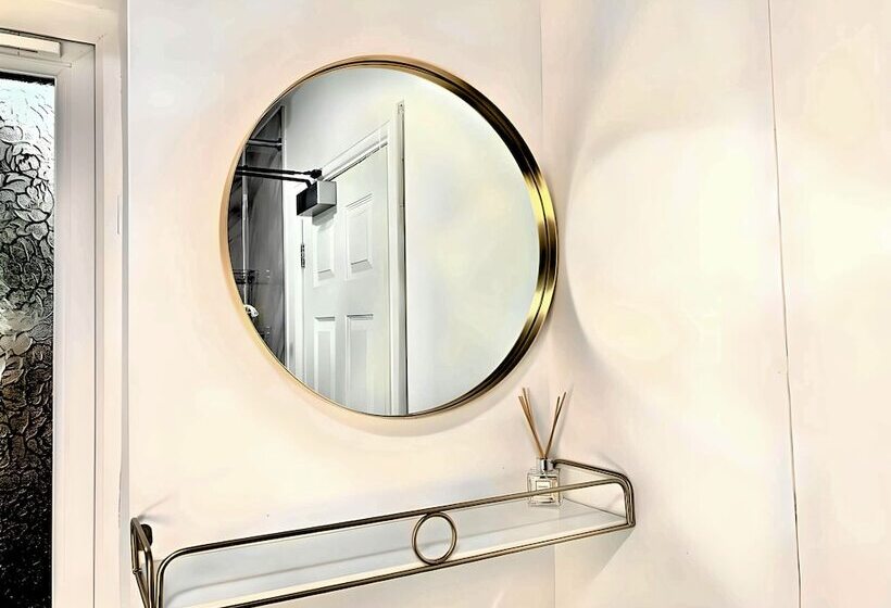 פנסיון Kunda House Madeley