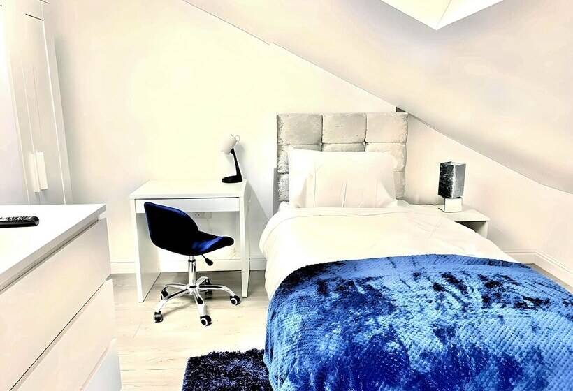 פנסיון Kunda House Madeley