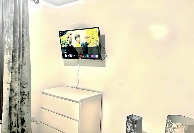 פנסיון Kunda House Madeley